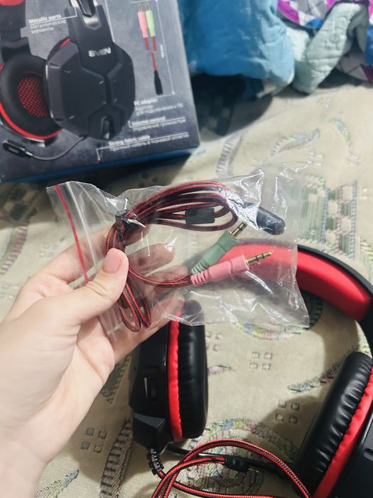 Наушники с проводом и микрафоном