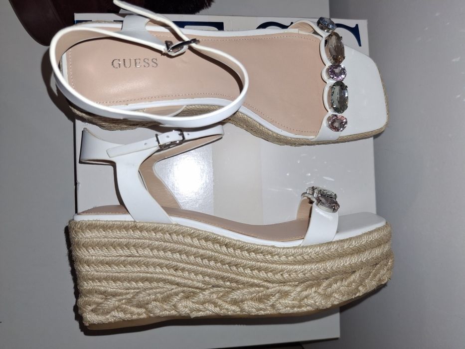 Sandale Guess  de vanzare
