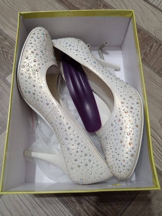 Свадебные туфли.