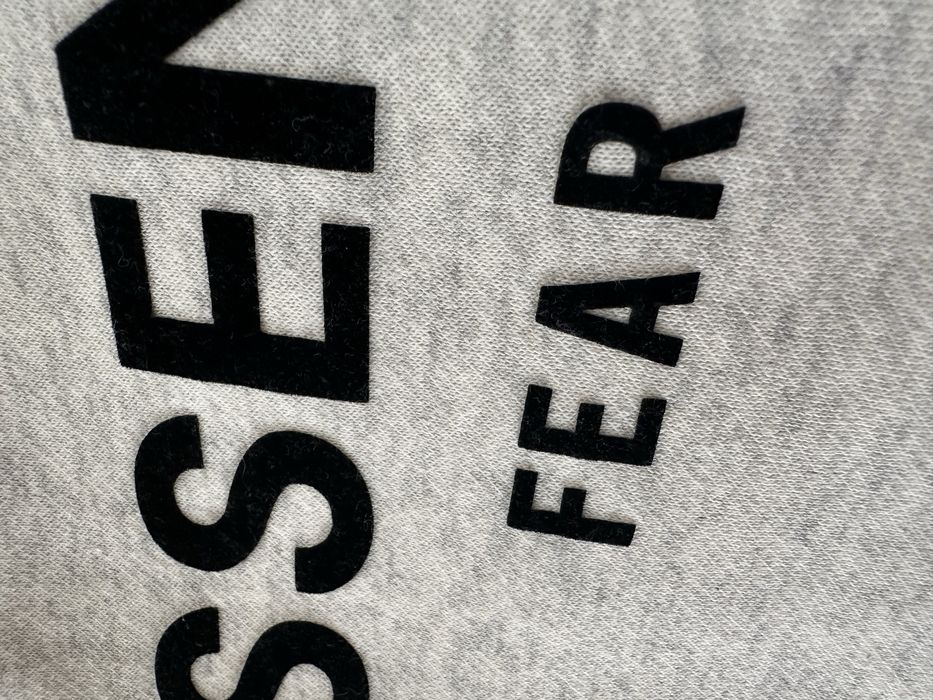 Essentials-сив суичър