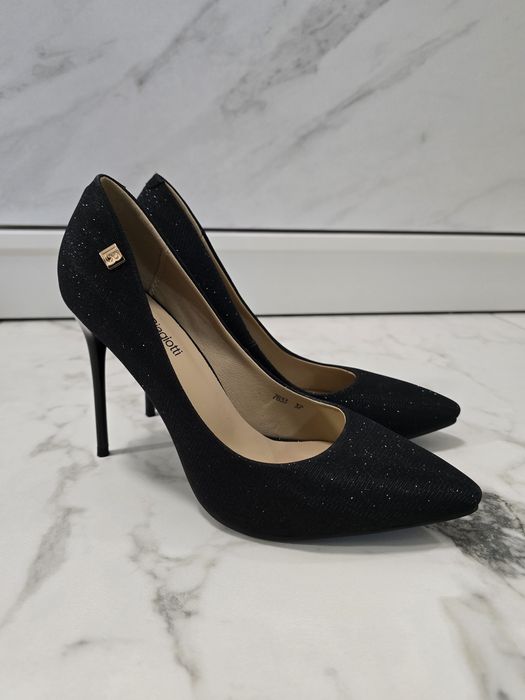 Laura Biagiotti - Обувки на ток