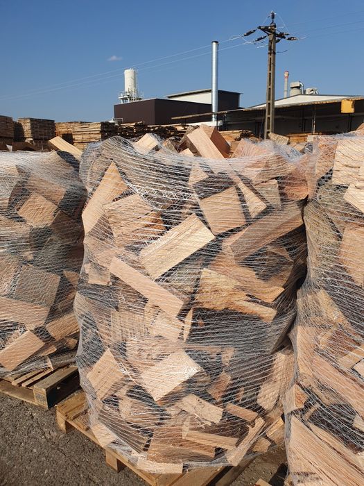 Lemn de foc paletizat livrat la domiciliu