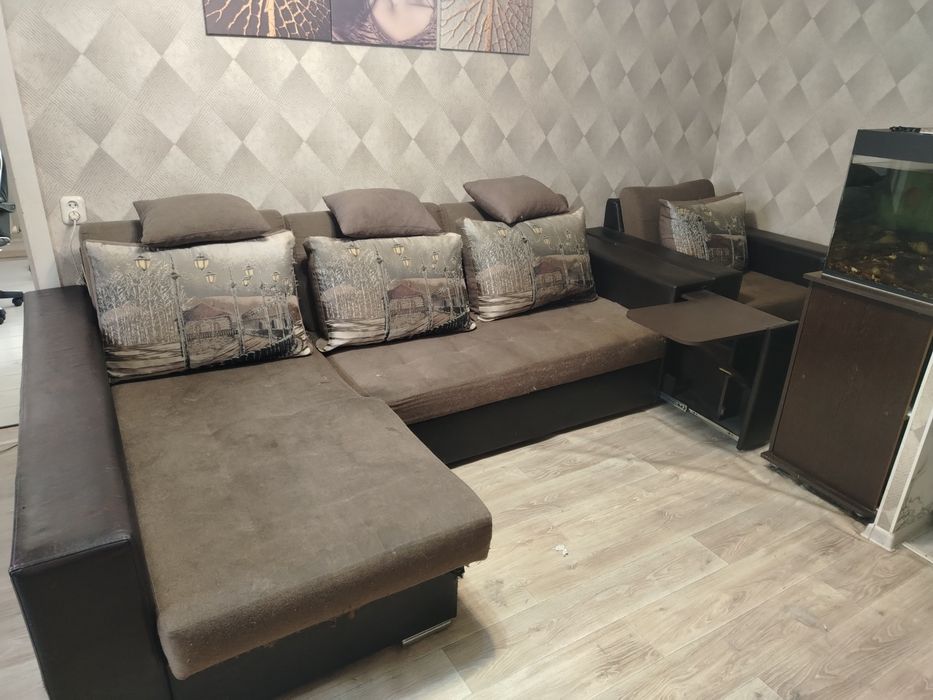 Угловой диван 3.70