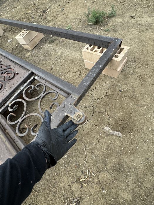 Варота откатные с калиткой.