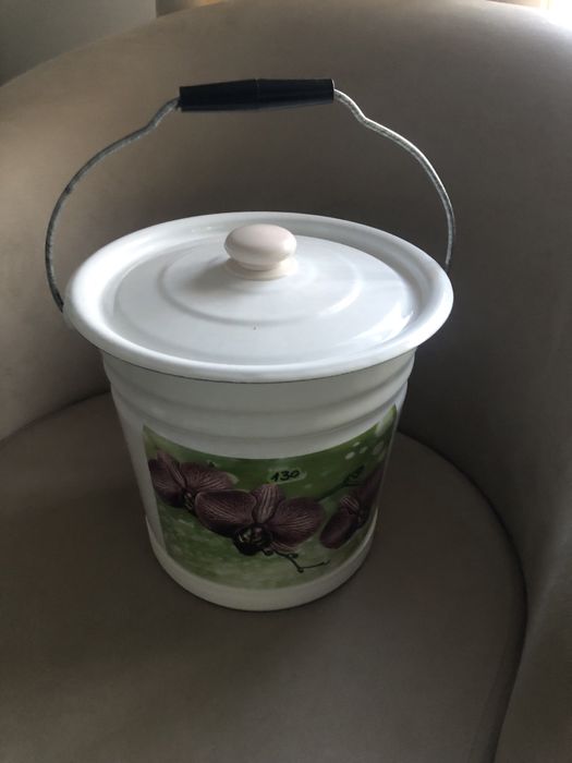 Galeata alba pentru uz casnic