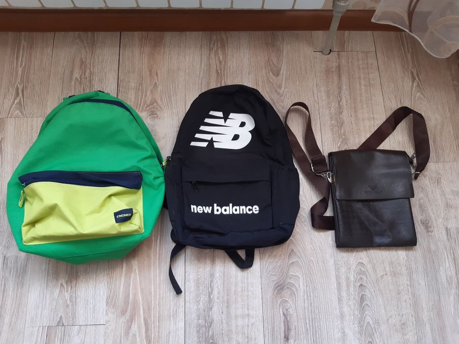 Продам рюкзаки и портфель для ноутбука.