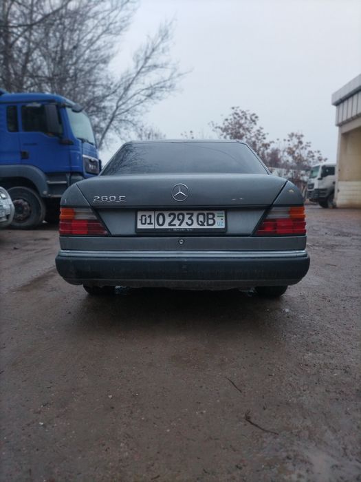 Mersades  benz 124w srochna sotiladi naxtga