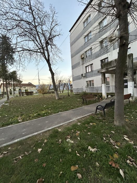 Vând garsonieră la parter – Faleza Orșova, zona Evantai