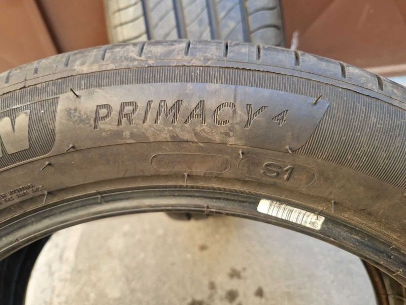 2 Michelin R19 235/50
летни гуми
DOT0923