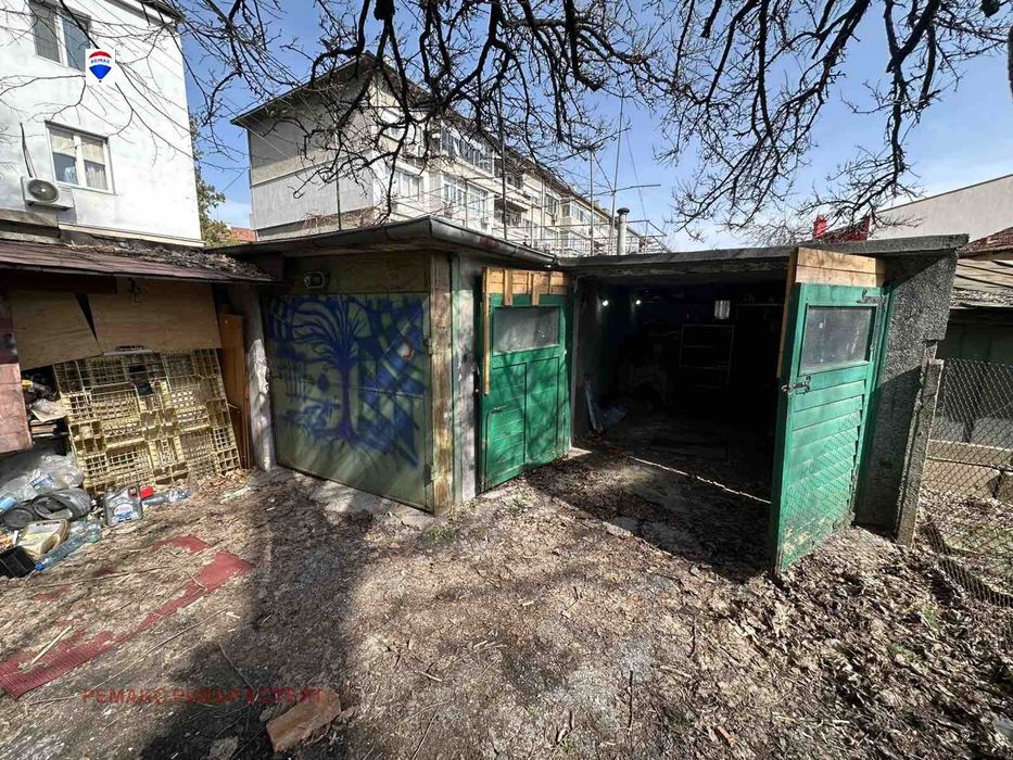 Продава се Гараж / Паркомясто в Русе, Централен южен район - 15 кв.м за 1500 €/кв.м - Снимка #1