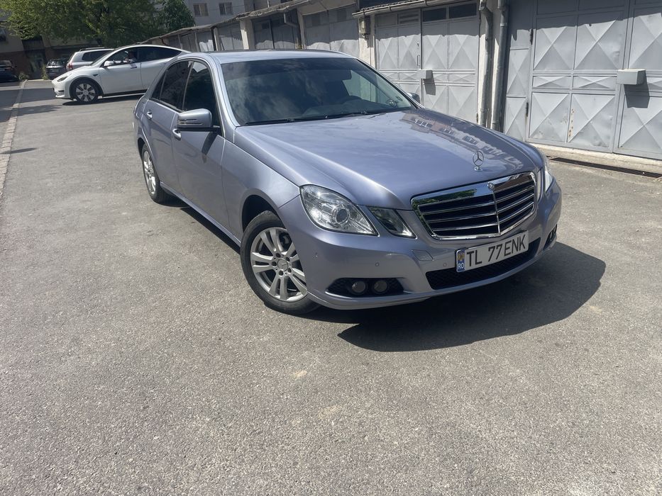 MERCEDES-BENZ E-Class 2011
