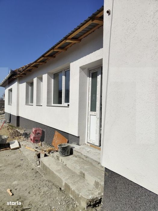 Casa de vanzare, 192 mp, zona Bujac
