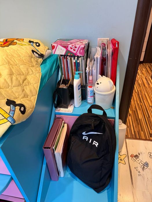 Двуетажно легло + подарък два матрака