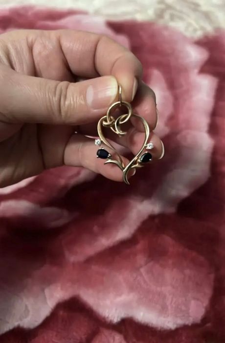 Продаю золотой кулон российский