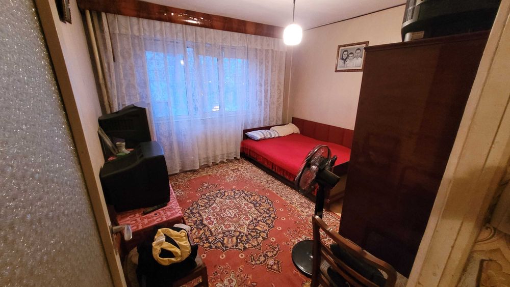 Vand apartament 3 camere decomandat zona centrala Alexandria