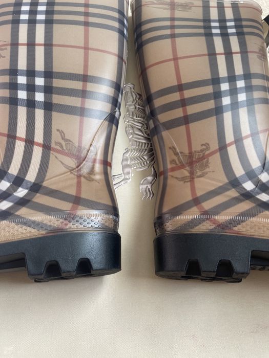 Гумени ботуши Burberry 35