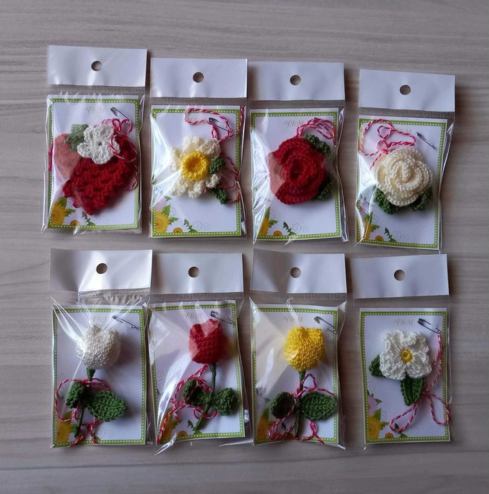 Плетени цветя и мартеници