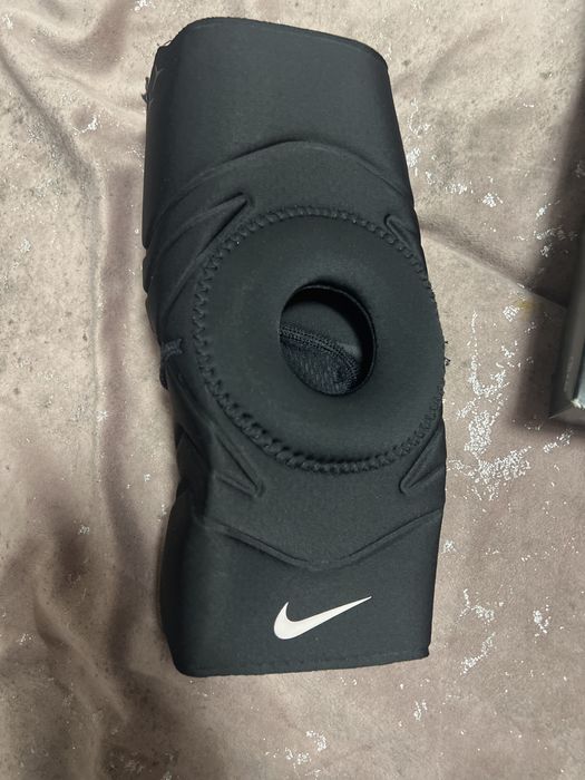 Orteza de genunchi Nike Pro size M