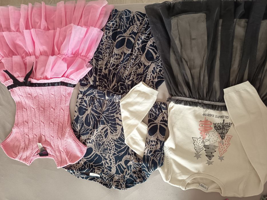 Два лота роклички за момичета