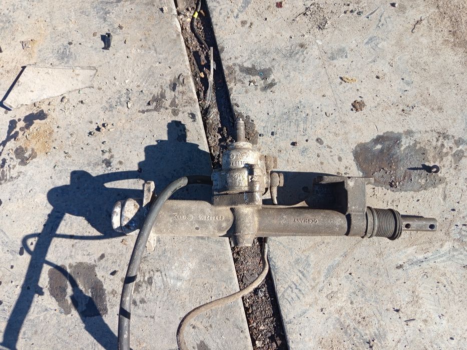 Рулевая рейка ауди80 б3