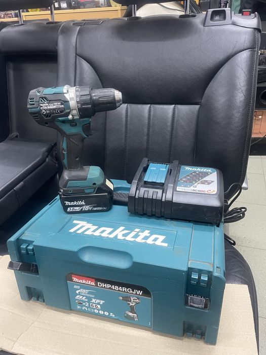 винтоверт безчетков  makita BL ddf484 куфар зарядно и 3а батерия