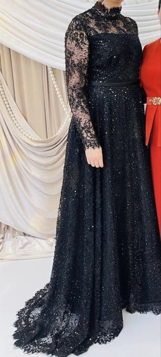 Rochie de seara cu trena din dantela