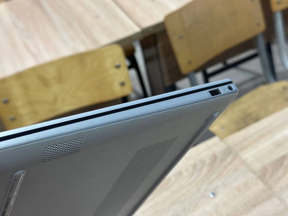 Hp computer i-13 1315U