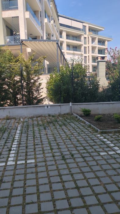 Външно паркомясто в к.к. Св. Св. Константин и Елена