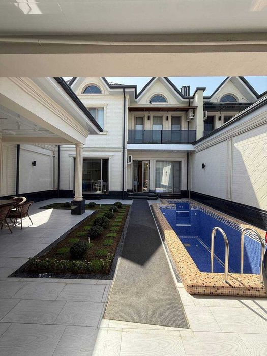 Срочно сдается новый дом в центре города