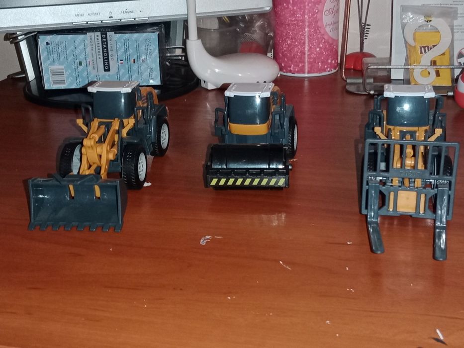 Продам детские машинки
