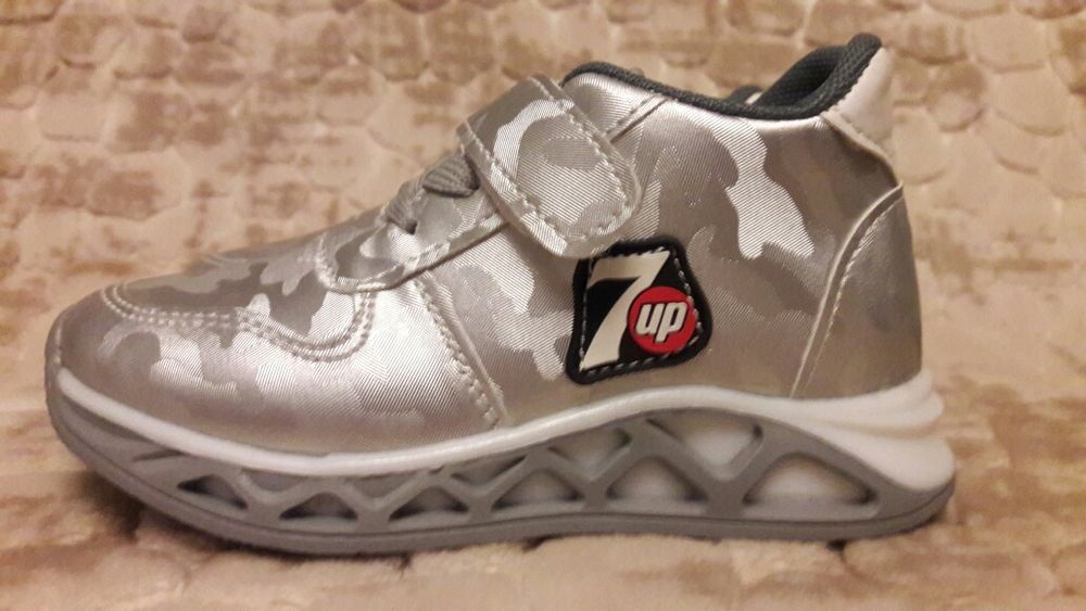 Детские кросовки 28 размера