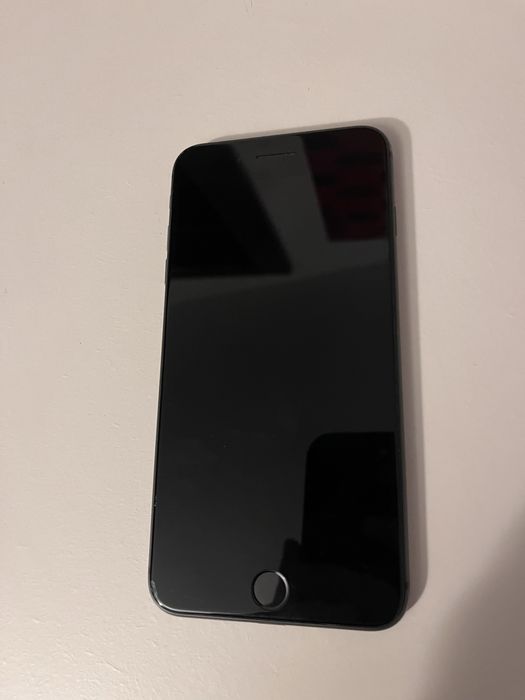 iPhone 8 plus negru 64 gb