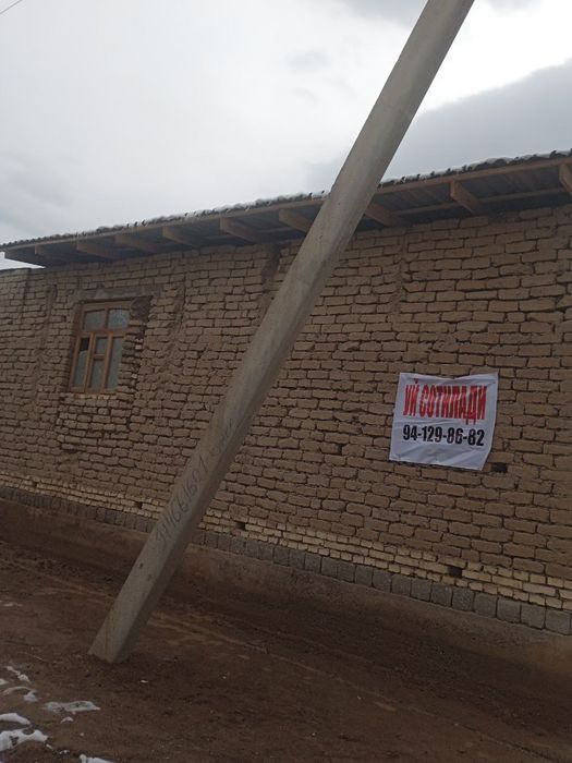 Uy sotiladi 3sot 4xona