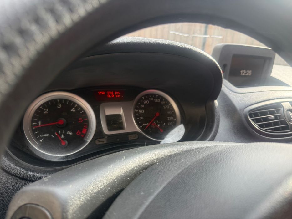 Vând Renault Clio III 1.5 dci euro 5
