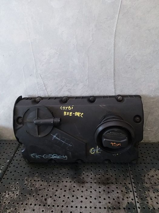 Capac chiulasa 1.9 tdi vw golf 5 038103475