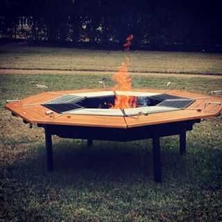 Дачный стол - мангал для эксклюзивной пищи.Mamlakat stoli - barbekyu.