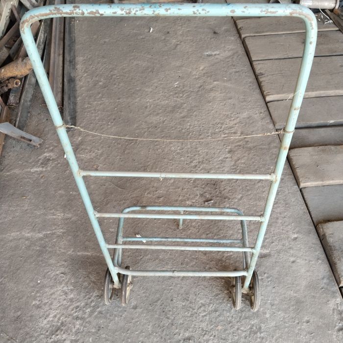 Продам хозяйственную тележку