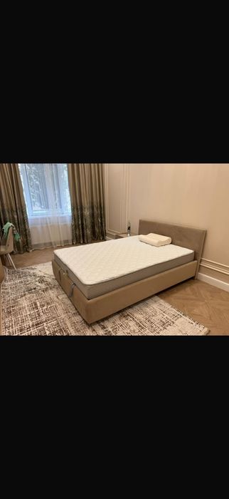 Продам кровать, матрац, тумбочку