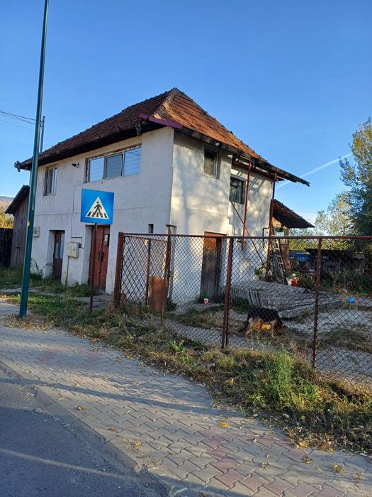 Închiriere etaj casă