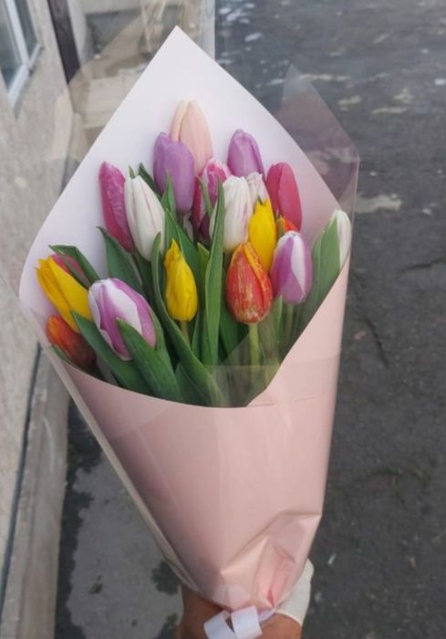 Тюльпаны к 8 марту корпоративные