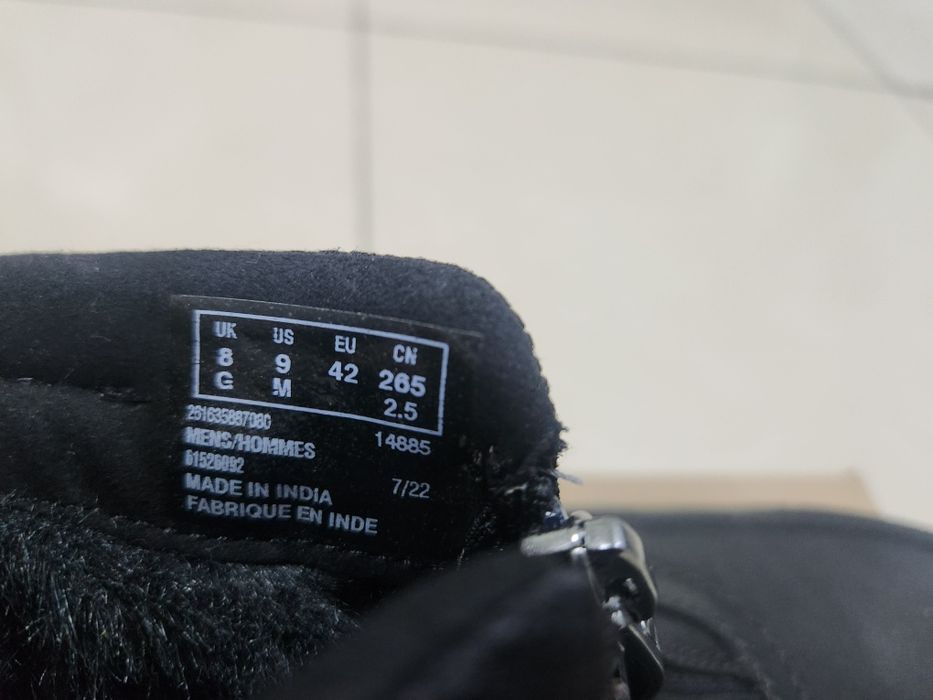 Продам зимнюю обувь Clarks