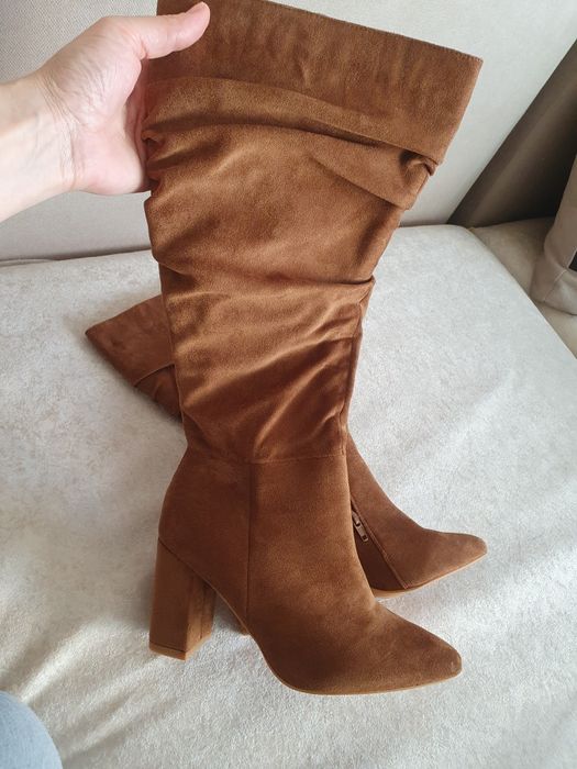 Дамски велурени ботуши