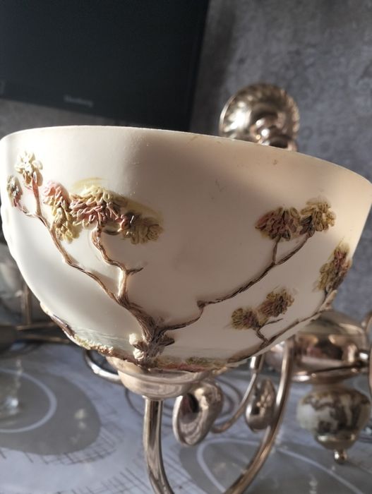 Продам люстру красивую