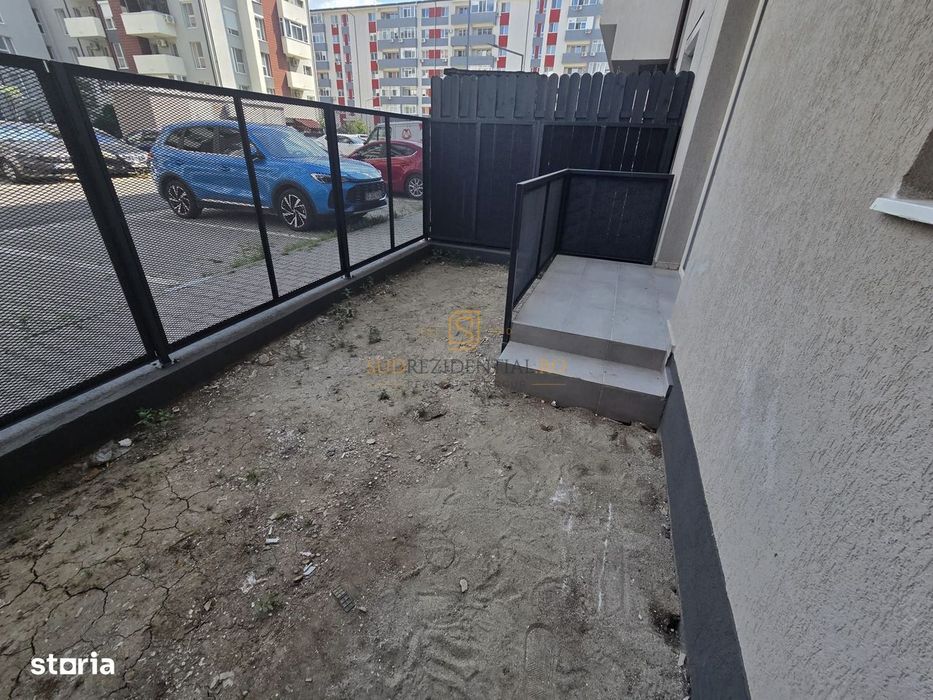 Apartament 3 camere cu curte proprie, aproape de metrou Berceni