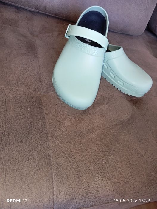 Camper,arkteryx ,Birkenstock, Crocs