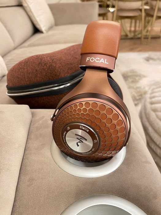 Căști hi-fi FOCAL Stellia ca noi !