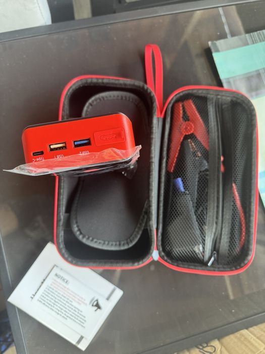 Starter robot jumper pornire auto  portabil 12 v