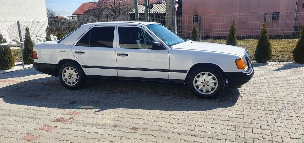 De vanzare  W124