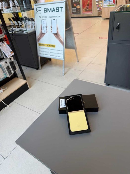 Samsung Zflip 6 | Foarte Bun | 256 GB | Posibilitate In Rate | Acceptam Si Schimburi .