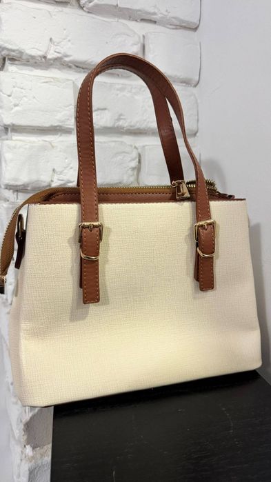 Geanta de dama Guess